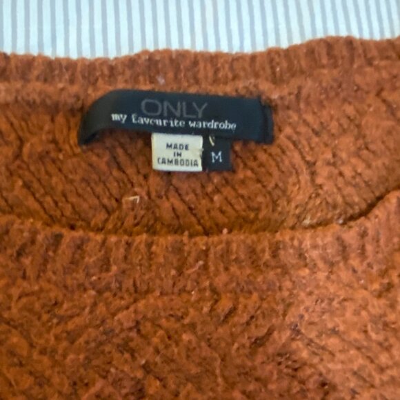 Rust ONLY sweater - Picture 3 of 3